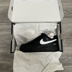Nike x Supreme Air Force 1 Low - Black - Size 8