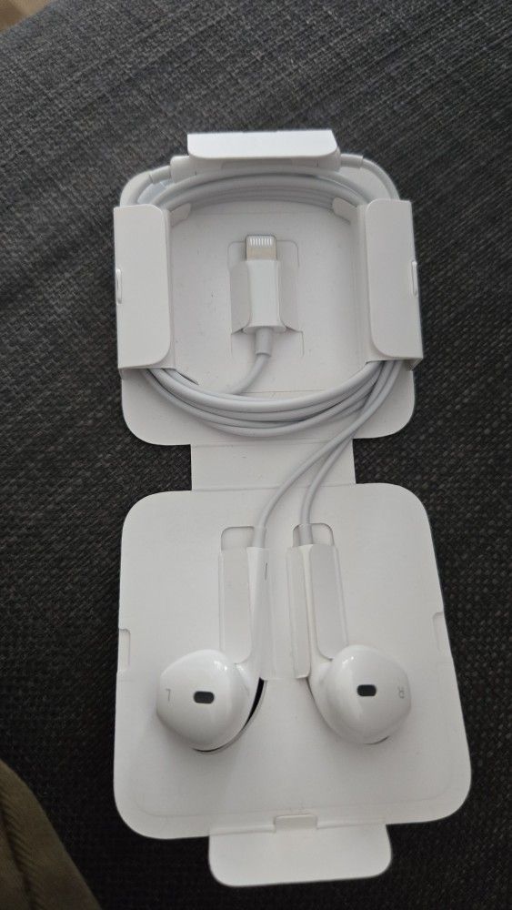 Apple Wired Earbuds