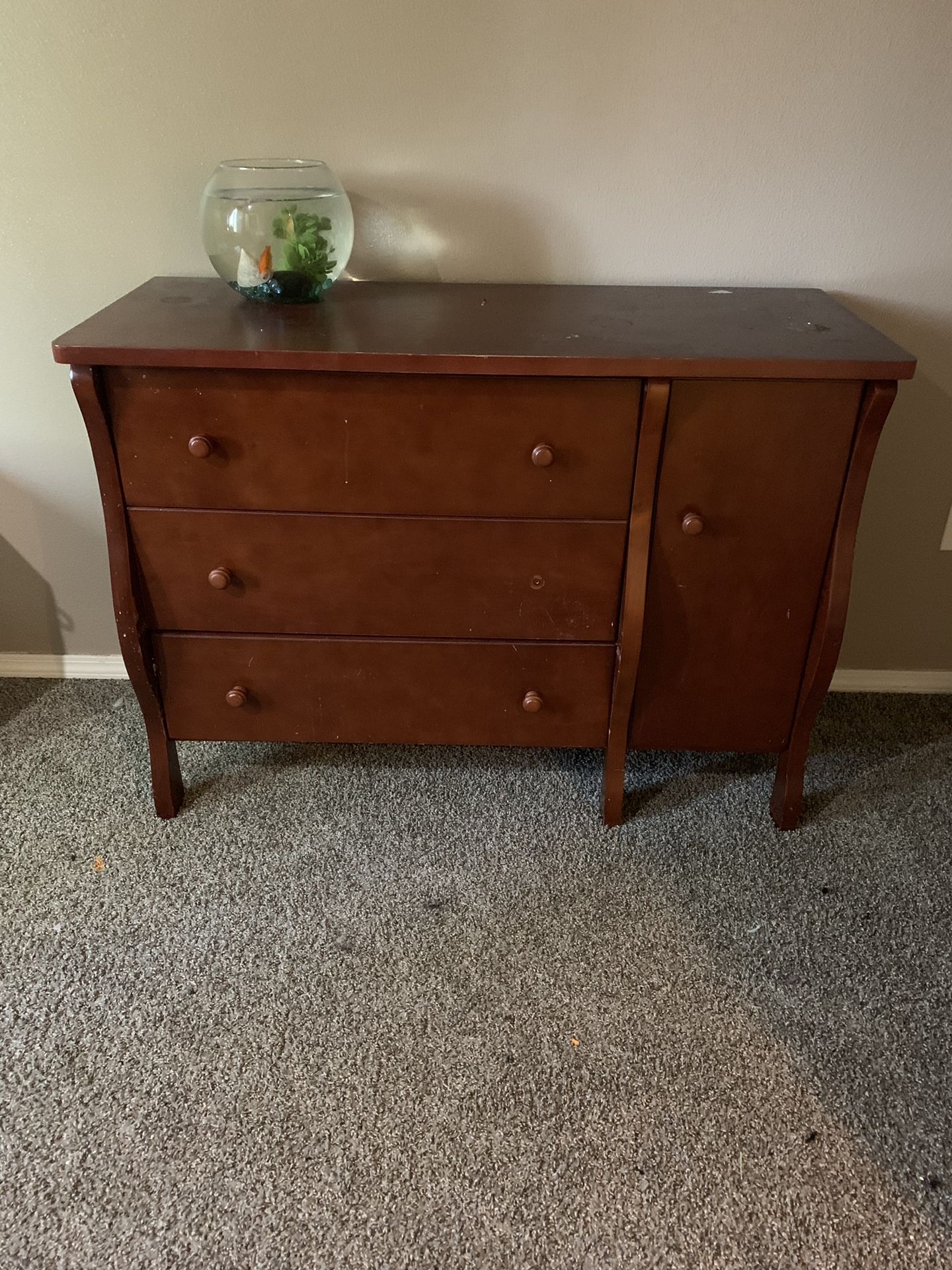 Dresser / changing table
