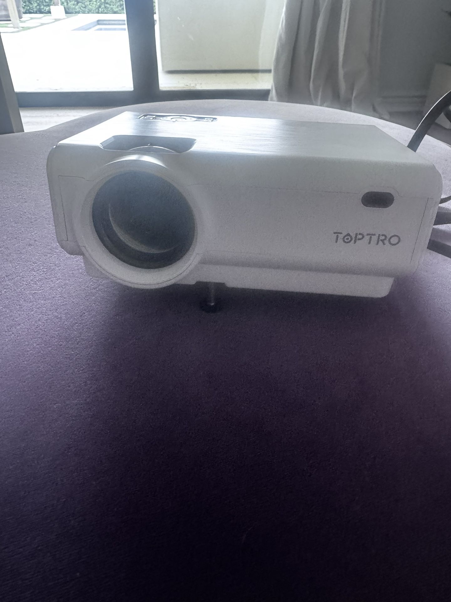 TopTro TR21 Projector