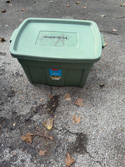 Rubbermaid Roughneck Storage Tote with Lid 25 gallon