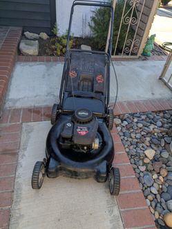 Great running 158cc lawnmower Yardmachines Briggs & Stratton Lawnmower mower