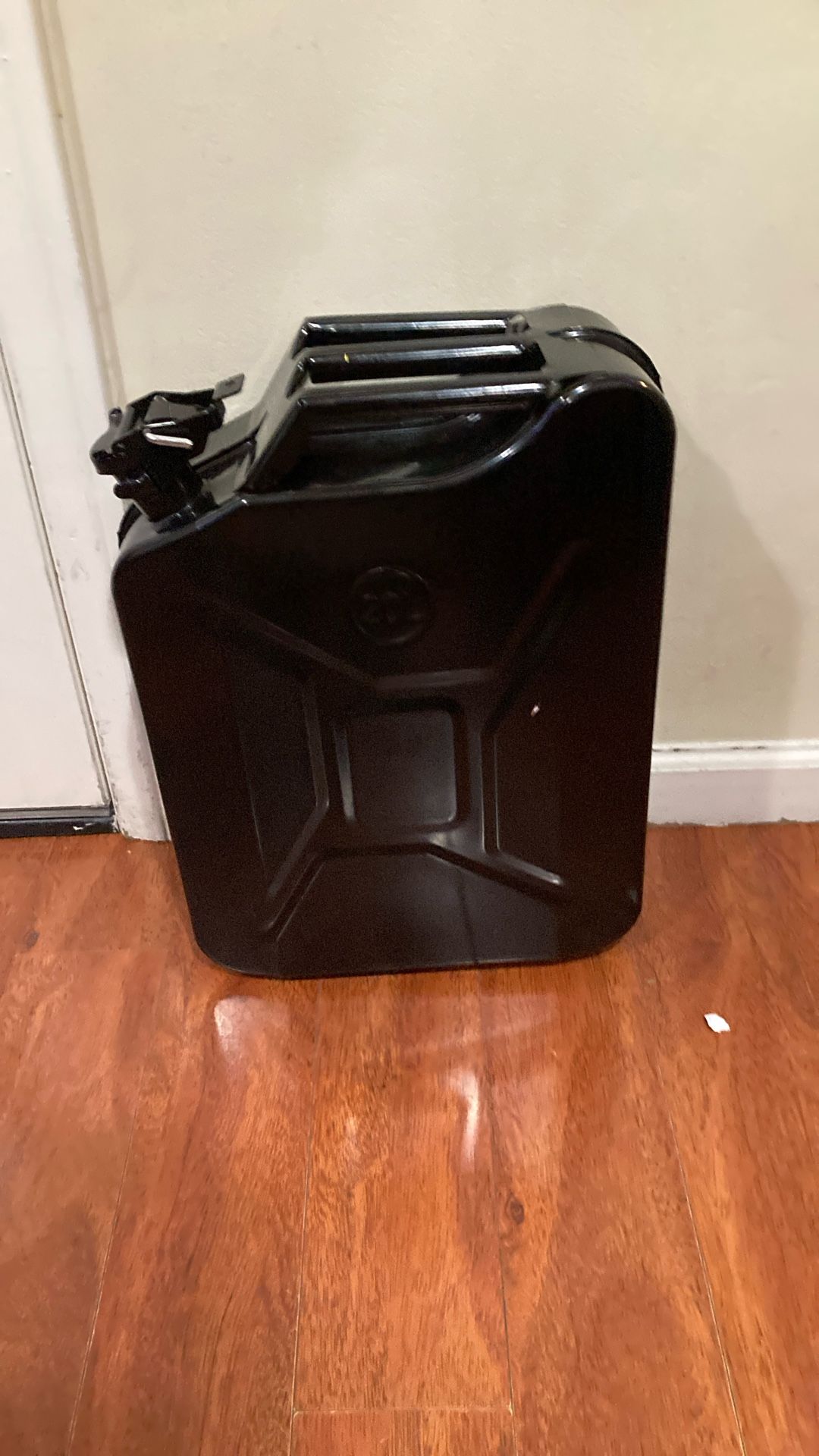 Black Jerry, Can