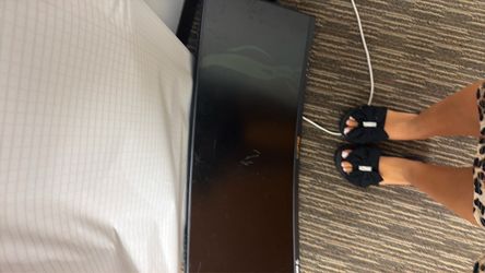 Cracked screen sceptre monitor