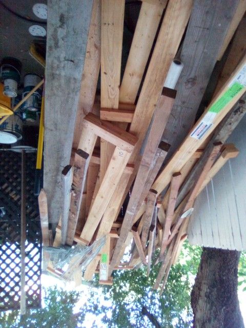 2 X 6 16 Footers A Few 4x4 2x4 All Pretty Much Over 12feet In Legnth