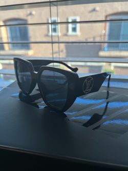 Black Louis Vuttion Women’s Sun Glasses