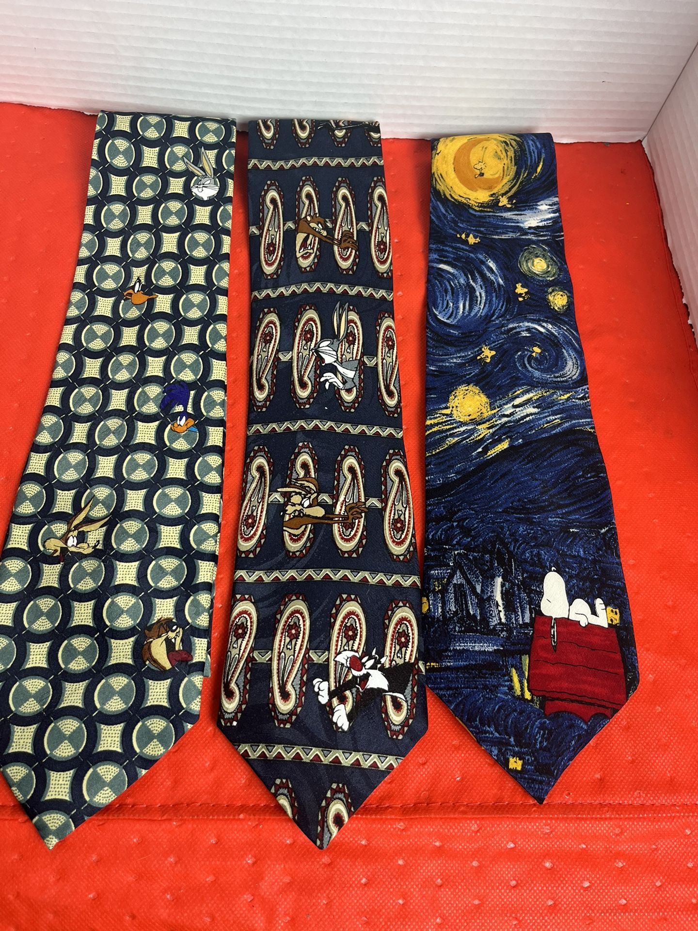 (Lot Of 3 Men's Ties) Vintage Looney  Tunes (2) & (1) Snoopy Peanut Tie