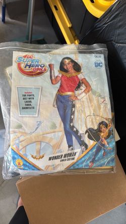 Girls Wonder Woman costume Small (3-4yrs old)
