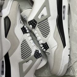 Air Jordan 4 Retro 'Military Black' - Size 10