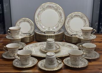 Lennox Dinnerware Set with Gold Trim