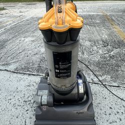 Dyson DC33 Vacuum Cleaner With Attachments