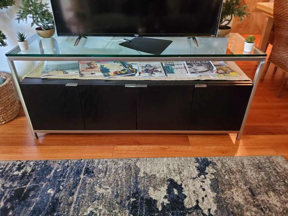 Elegant and Modern TV stand, Entertainment stand, Media center