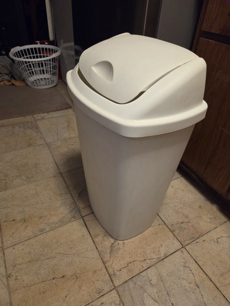 Trash Can 