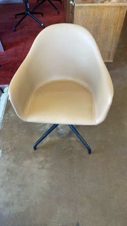 Leather Shell Chairs By Mutto For Knoll Price Is For Each 8 Available 