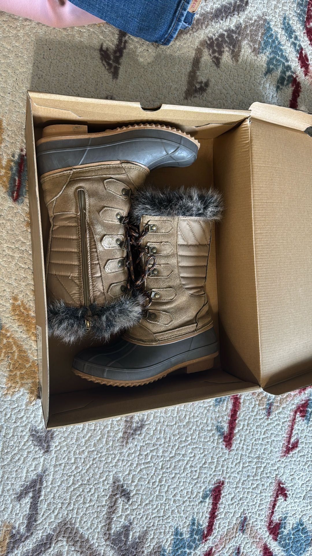 Khombu Snow Boots - Size 6