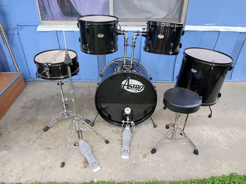 Astro Vintage Semi Pro Drum Set