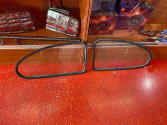69 VW bug rear windows