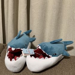NEW Cat & Jack YOUTH Blue White Shark Slippers Size S (13/1) 
