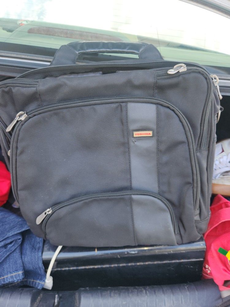Toshiba black laptop bag