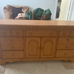 Bedroom Set-Solid Wood Queen
