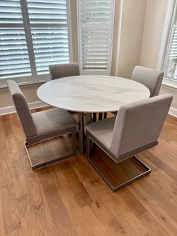 Round Table & 4 Chairs