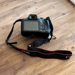 Canon EOS 2000D