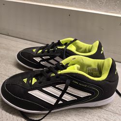 ADIDAS COPA INDOOR SIZE 4 YOUTH