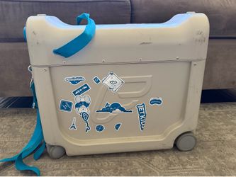 Stokke® JetKids™ BedBox™ - Ride-On Suitcase & Bed