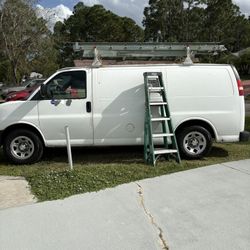 chevy express 6 cilinder  282 miles new trans mision