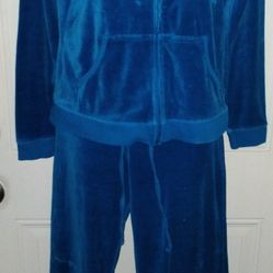 IN MERCED ‼️ 🦋WOMEN'S SIZE SMALL SELLING TOGETHER AS A SET