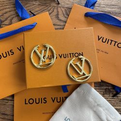 Small Or Large Gold Earrings 