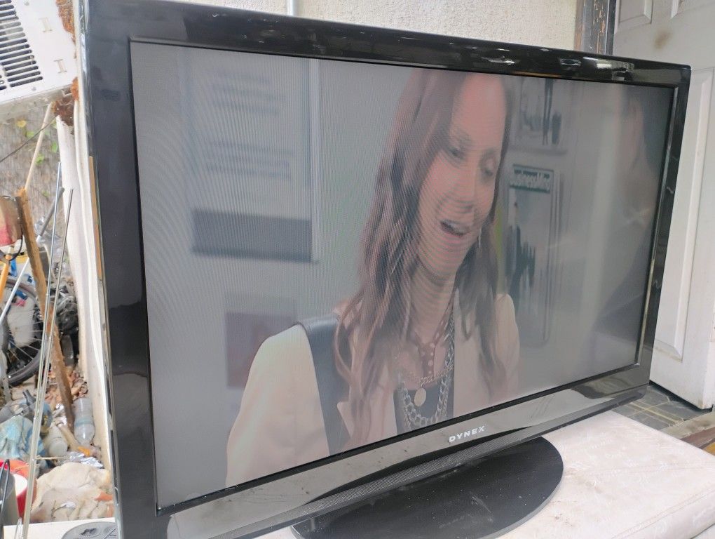 40 Inch TV Dynex