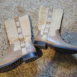 Women's Beige Boots....size 8.5