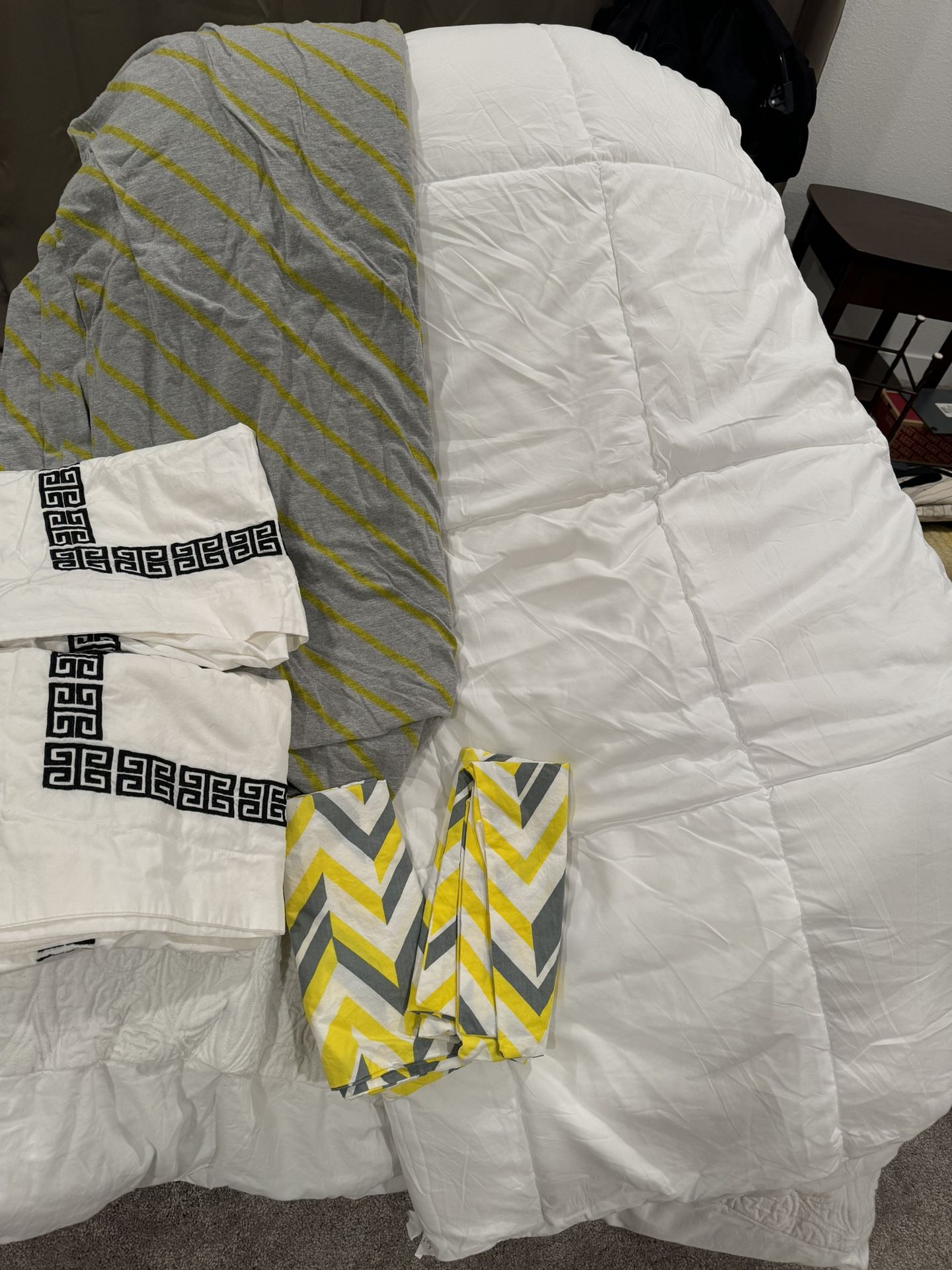 Twin Size Comforter Bed Set