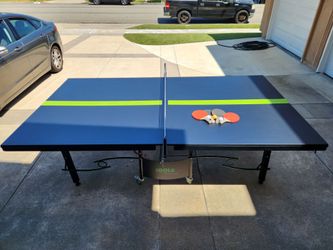 JOOLA REGULATION-SIZE PING PONG TABLE. VERY GOOD CONDITION!