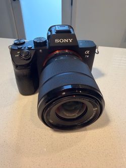 Sony - Alpha 7 III Mirrorless video camera with FE 28-70 mm lens