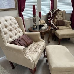 2 Chairs 2 Ottomen 2 Pillows 