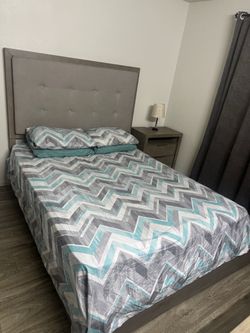 Queen bedroom set with the mattres.