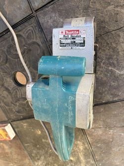 Makita Belt Sander 9924DB