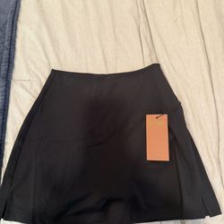 BRAND NEW GIRLFRIEND COLLECTIVE SKORT 