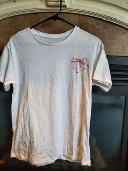 White Graphic T-Shirt with Pink Bow size XL