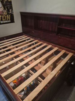 Bed Built in Shelves & Drawers