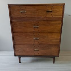 Walnut MCM Dresser 4 Drawer Dresser- Vintage