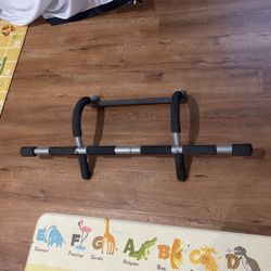 Iron Gym Pull-up Bar