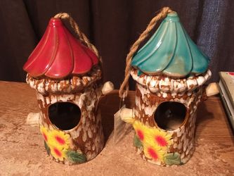 Lot of two cute log tree trunk yellow flowers ceramic birdhouse blue and red