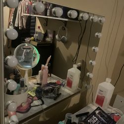 Wall or desk mount Vanity Mirror