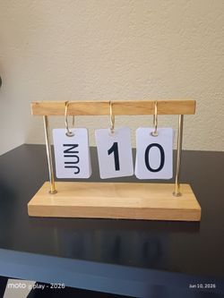 Classic Wooden Calender
