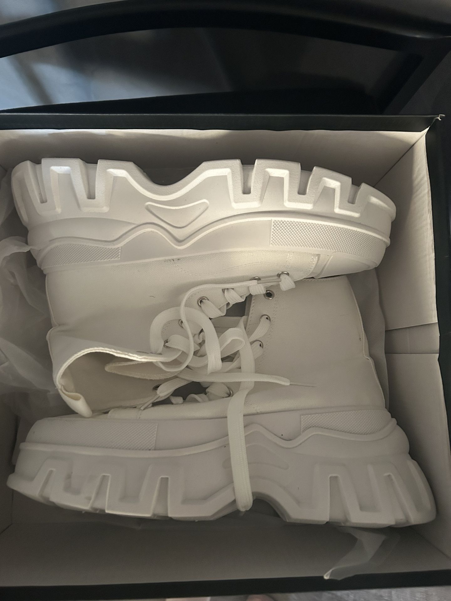 NEW WOMENS PLATFORM BOOTS WHITE