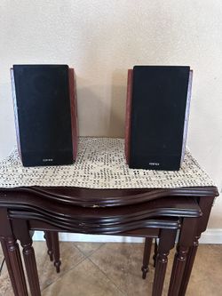 Edifier R17BTS speakers