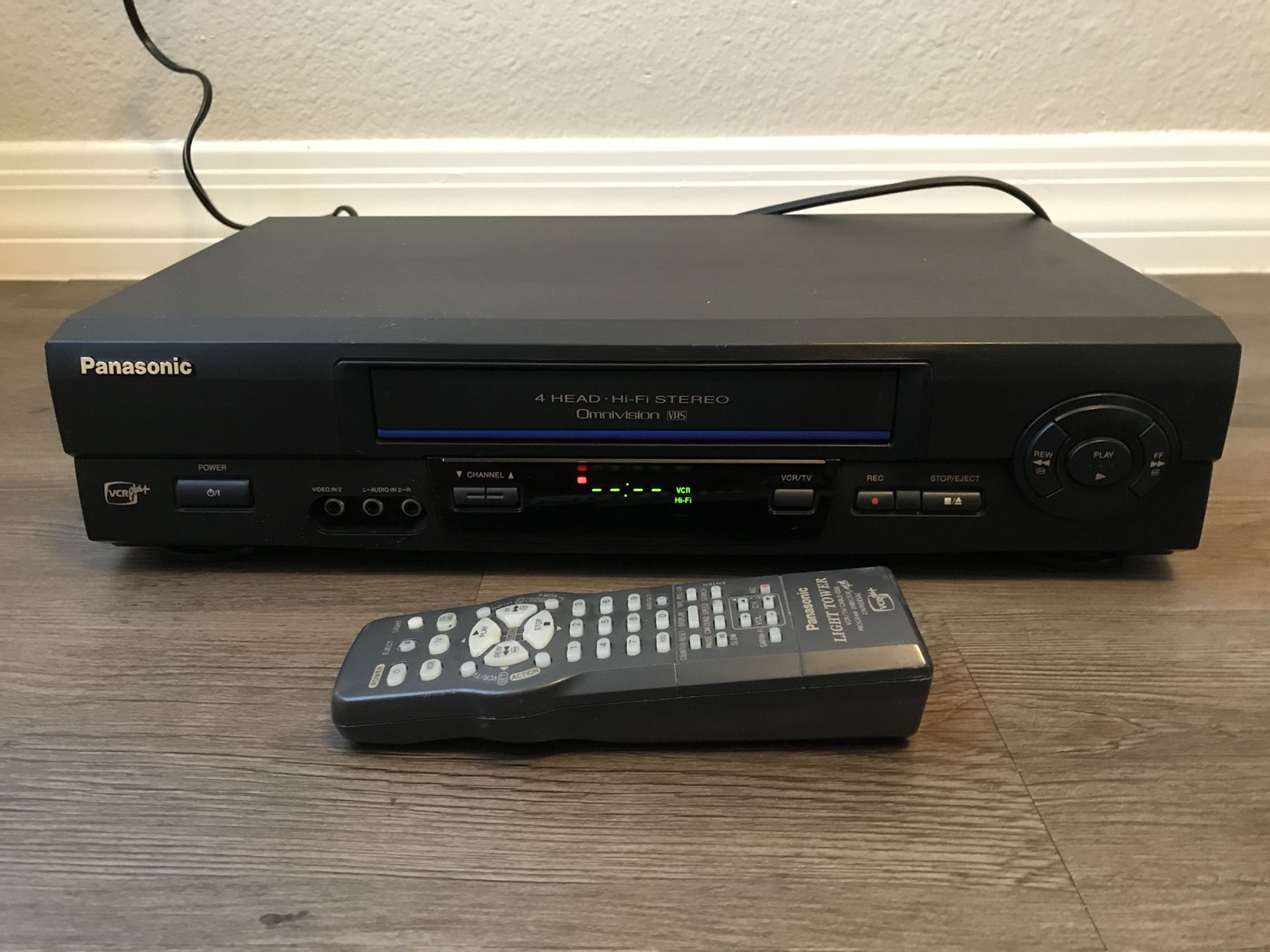 Panasonic 4 head hi-fi stereo omnivision vcr plus VHS player model vp-v4611 with remote WORKING
